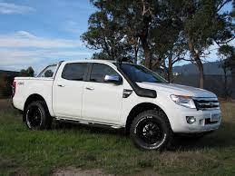 Safari V-Spec Snorkel SS982HF fitted to Ford Ranger PX, black polyethylene raised air intake with air-ram head.